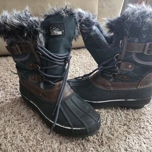 Itasca Women's Lace Up Boots - Black and Brown